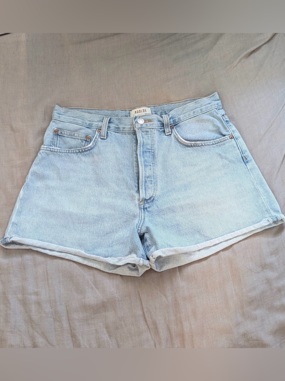 Agolde Dee Rolled Cuff Shorts In Hazard